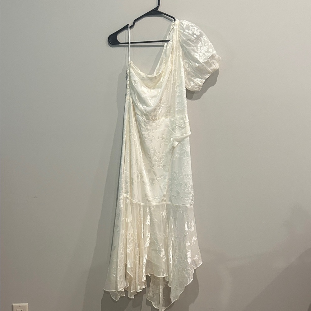 Astr One-Shoulder Asymmetrical Ivory Dress